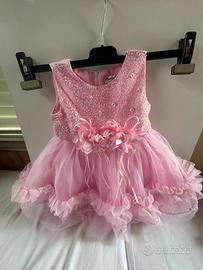 Delizioso vestitino per bambina in raso e tulle