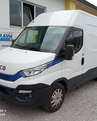 Iveco DAILY 3.0 NATURAL POWER PASSO LUNGO 2018