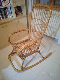 Sedia a dondolo in vimini e bambù