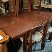 tavolo allungabile con sedie