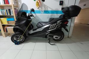 Piaggio MP3 300 LT – Patente B – 