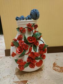 Giara decorata a mano con rose in creta