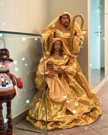 Natività Sacra Famiglia elegante in resina con abi