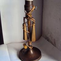 Antica lampada orientabile con diffusore luce .