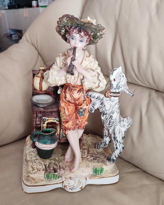 Statua porcellana Capodimonte Pifferaio