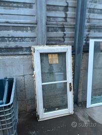 finestra in legno