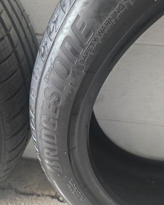 Gomme Bridgestone 205 50 17 estive