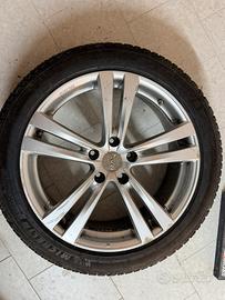 Tesla model S Cerchi 19 MAC  completi di gomma