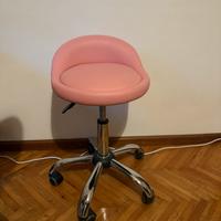 Tavola e sedia per unghie