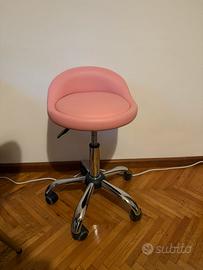 Tavola e sedia per unghie