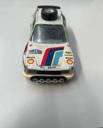 Modellino peugeot 205 T16 burago 1/25 usata