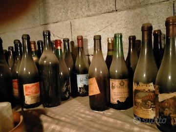Vecchie bottiglie di vino 