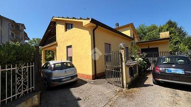 CASA INDIPENDENTE A ISOLA DEL LIRI