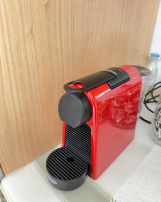 Macchina caffè Nespresso Essenza Mini