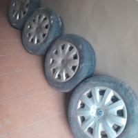 4 cerchi con copricerchi gomme vw touran golf 