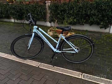 Adriatica 2023, bianca/ azzurra