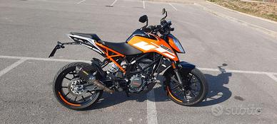MOTO KTM 1 25 DUKE
