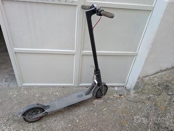 Monopattino elettrico Xiaomi M365