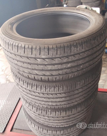 gomme usate semi nuove Toyo 215 50 18 92v