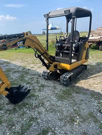 Mini escavatore CAT