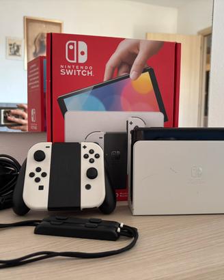 Nintendo switch oled bianca