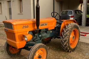 TRATTORE FIAT 250 25CV