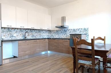 BILOCALE SU DUE LIVELLI RISTRUTTURATO - ZONA CENTR