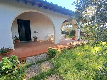 REGGELLO - MERAVIGLIOSA VILLA SINGOLA CON VISTA SU