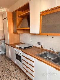 Cucina da smontare l 3,30 mt, h 2,40