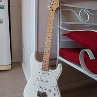 Fender Stratocaster player Polar White 