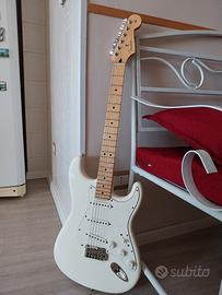 Fender Stratocaster player Polar White 