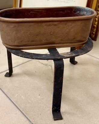 Elegante vaso in rame decorato