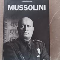 Libro Mussolini