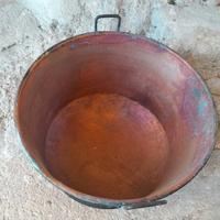 Antico paiolo in rame