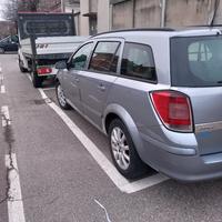 Opel Astra Familiare 