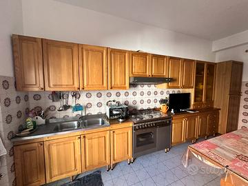 Cucina completa di elettrodomestici