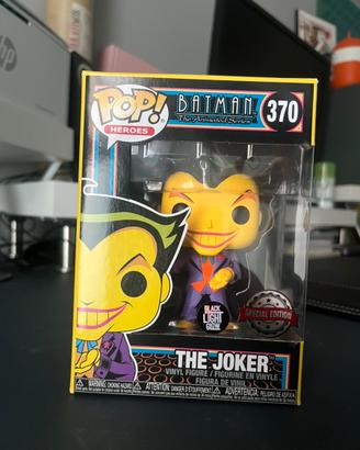 Funko Pop The Joker 370 BlackLightGlow Mint