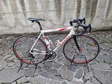 Bici da corsa in alluminio