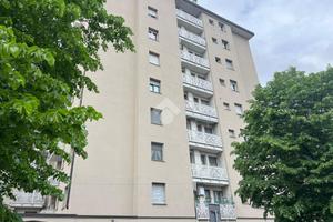 3 LOCALI A SAN GIULIANO MILANESE