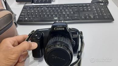 Fotocamera Canon EOS 1000F a rullino