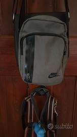 Borsello nike tech