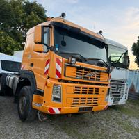 Trattore stradale 4X4 VOLVO FH 13 480 euro 5
