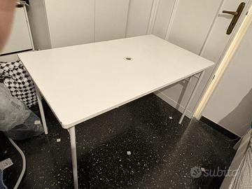 Tavolo in metallo con gambe pieghevoli Ikea