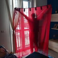 tende rosse da porta finestra