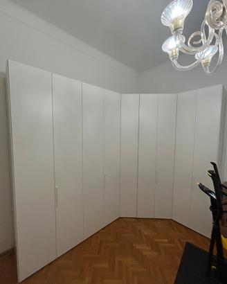 Cabina Armadio Angolare Walk-In spaziosa