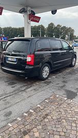 Lancia Voyager 2012