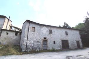 5 LOCALI A SPOLETO