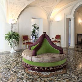 Divano tondo centrostanza