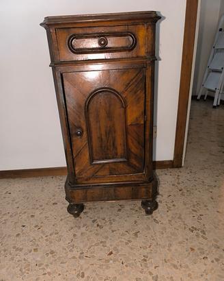 comodino  in noce primo 900