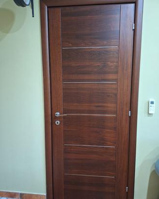 Porta in legno massello Garofoli con maniglia Oliv